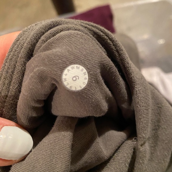 Lululemon Scuba Hoodie - Picture 4 of 4